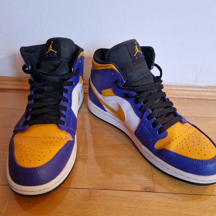 Nike Air Jordan 1 Mid Lakers