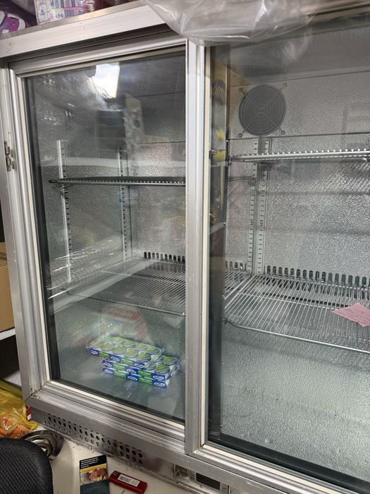 Хладилна витрина