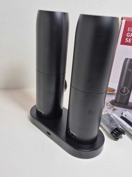 Set Râșnițe Electrice Sare și Piper Reîncărcabile Design Modern LED