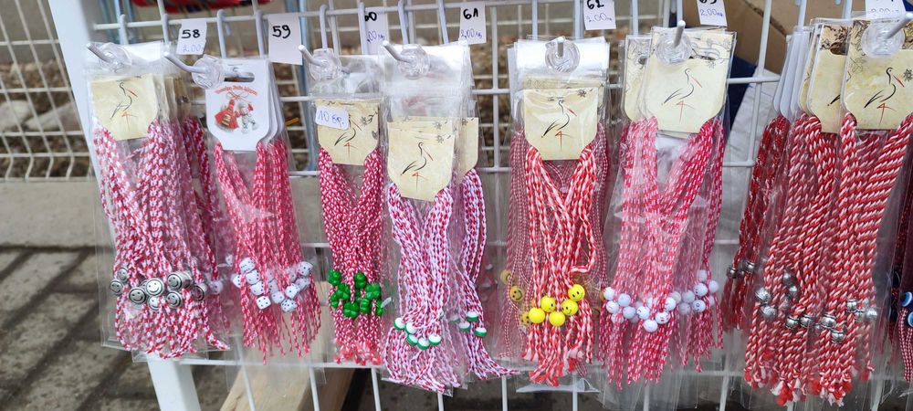 Мартеници ръчна изработка вълна