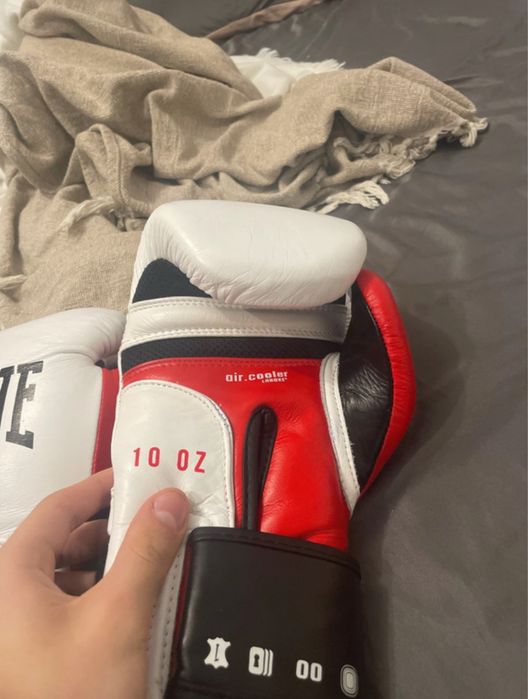 vand manusi box leone