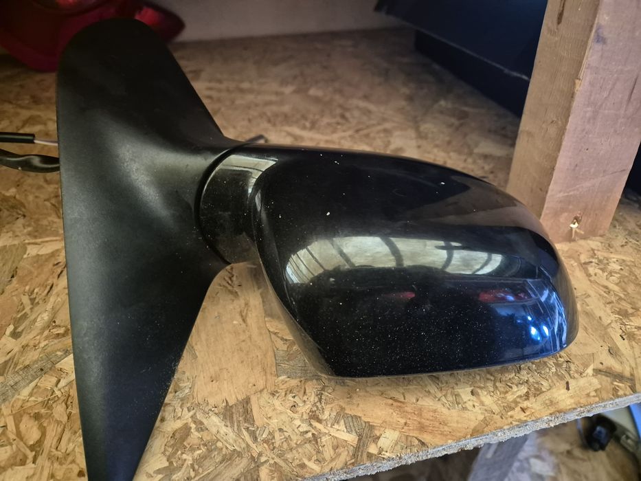 Десни Ел. Огледала за Голф 4