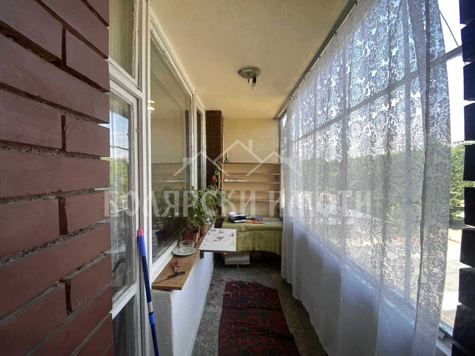 Дава се под наем Тристаен апартамент в Велико Търново, Колю Фичето - 80 кв.м за 230 € - Снимка #5