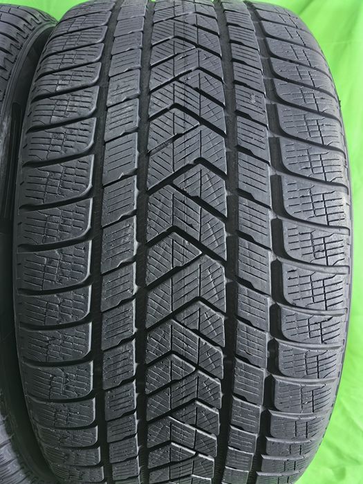 305/40R20 Pirelli 6-5,6mm stare foarte bună