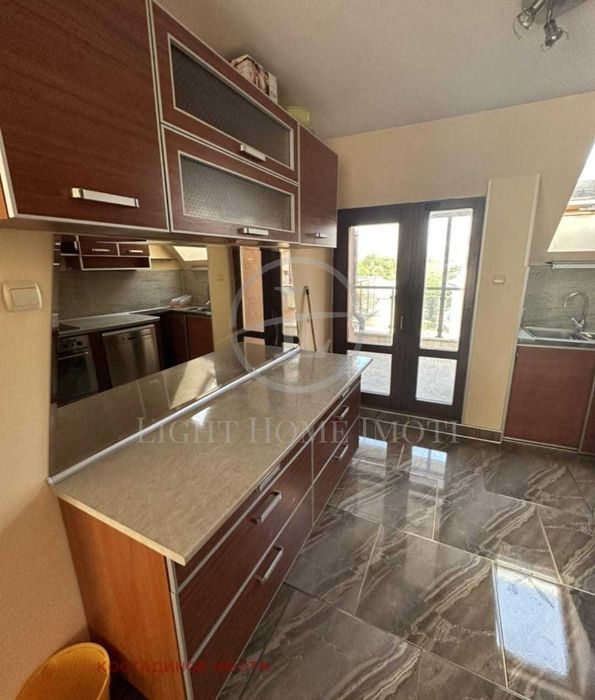 Продава се Тристаен апартамент в Пловдив, Център - 200 кв.м за 1173 €/кв.м - Снимка #2