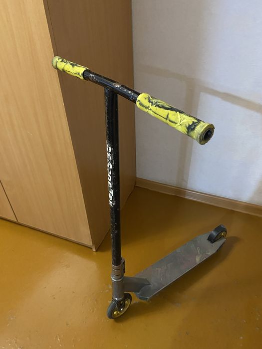 Продам трюковой самокат