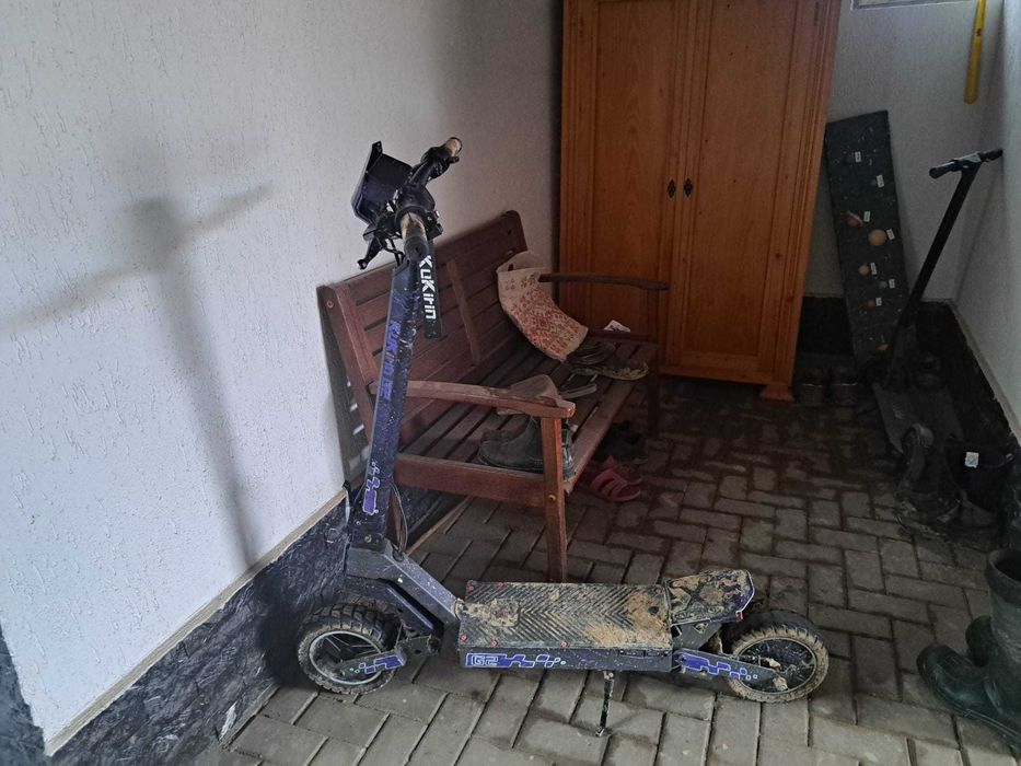 Vând kukirin și playstation 4 PRO+accesorii