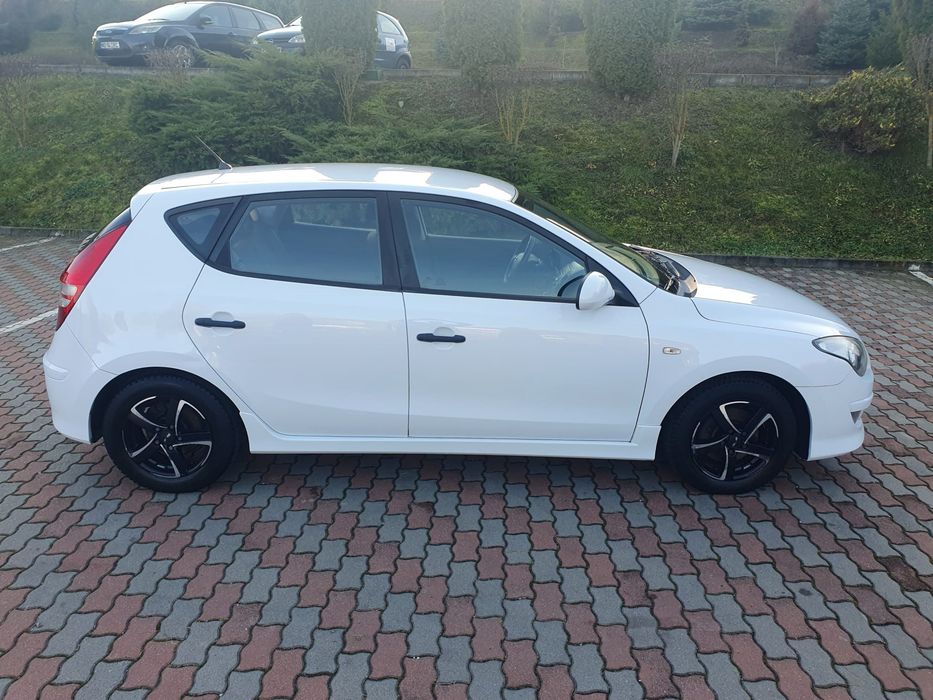 -Hyundai i30 facelift-klimatronik-2011-1.4benzina-105cai-euro5-adusa din germania-
