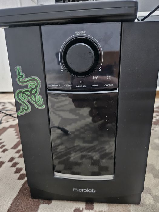 Продам сабвуфер с колонками Microlab