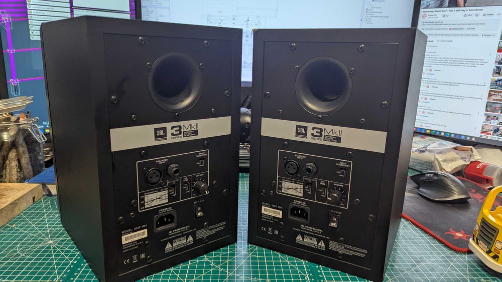 JBL 305P MkII スピーカーBehringer UMC22 XM850 JBL 305P MkII スピーカーBehringer UMC22 XM850 JBL 305P MkII