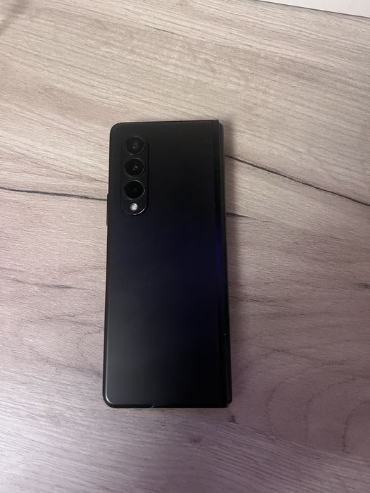 Самсунг Фолд 3 в идеальном состоянии