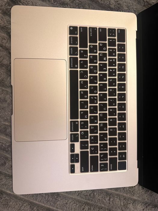 MacBook Air 15″ M4, 2025 года 512гб