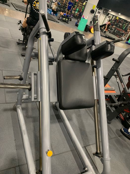Лег преса и хак клек Matrix, лег преса Technogym