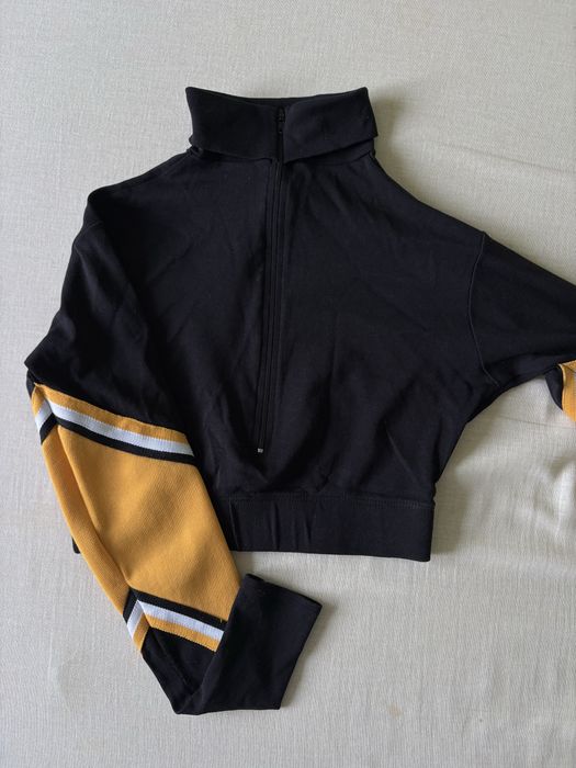 Късо сако Zara-10€ ,всички блузки по 5€. S размер.