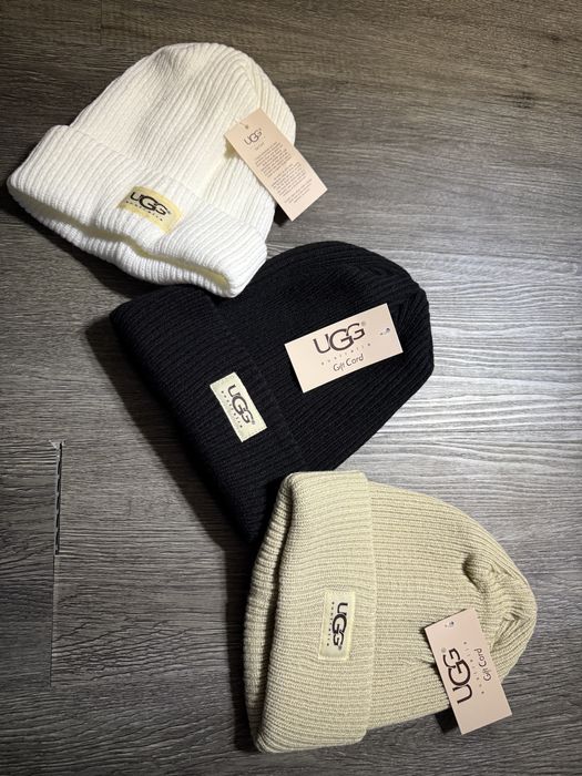 Caciula Fes Ugg noua/new unisex