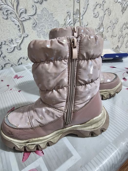 Продаются зимние сапоги для девочки