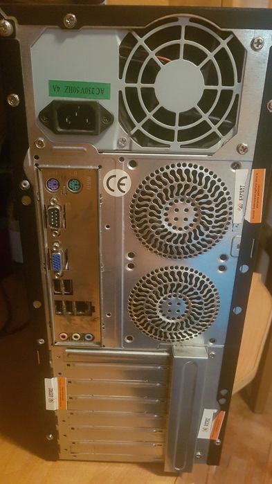 Calculator  defect, monitor ok, tst, mouse, cabluri.