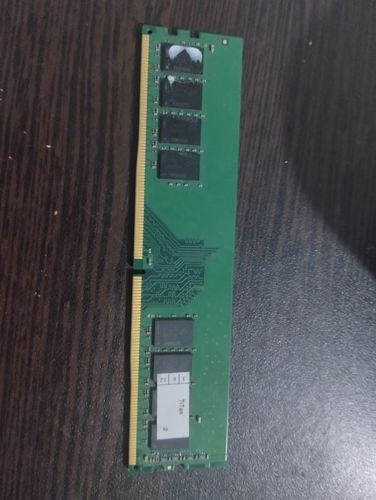 Продам оперативку DDR4 16GB