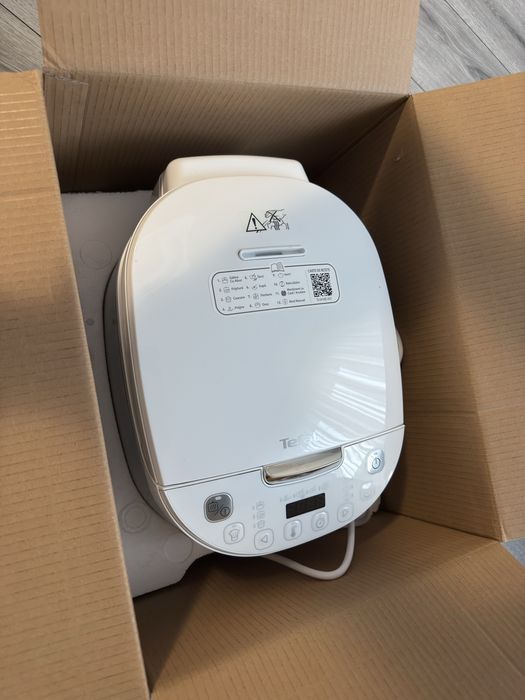 Multicooker tefal nou, nefolosit