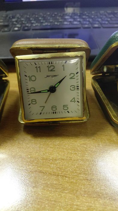 Запазени часовници будилници в добро състояние работещи