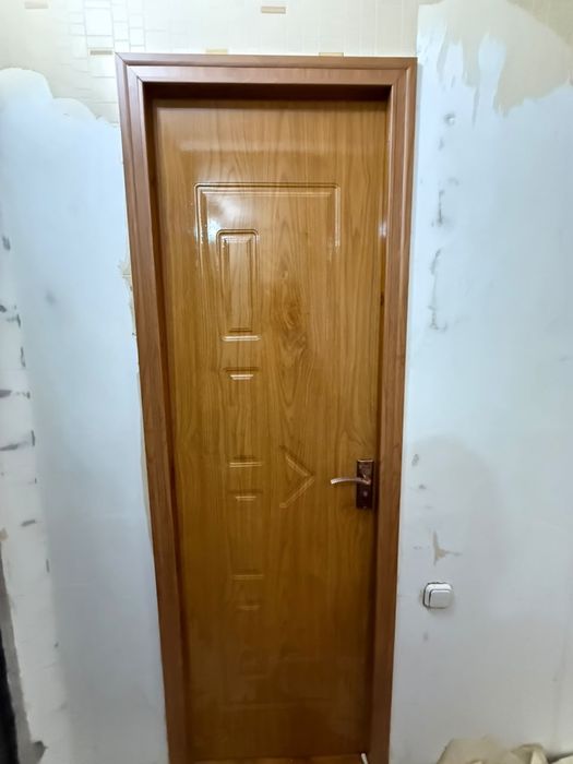 Продам межкомнатный дверь