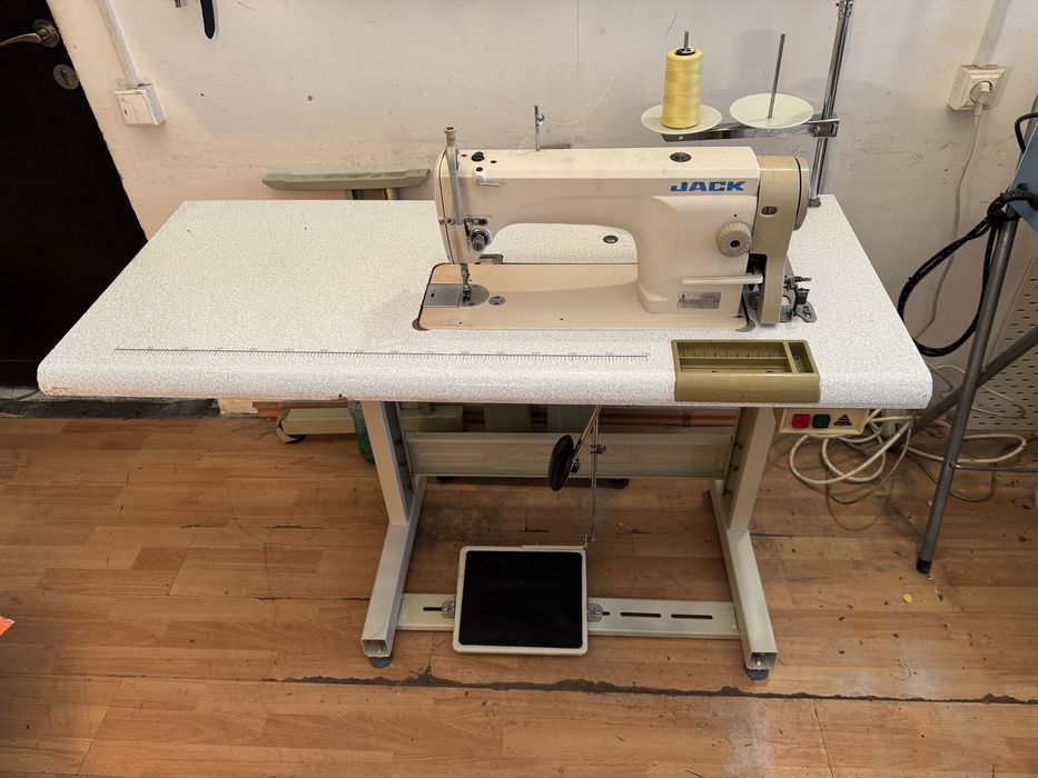 Masina de cusut industriala jack
