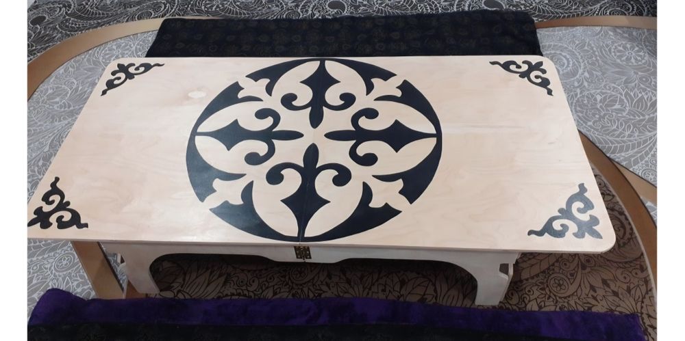 Қазақи жер үстел