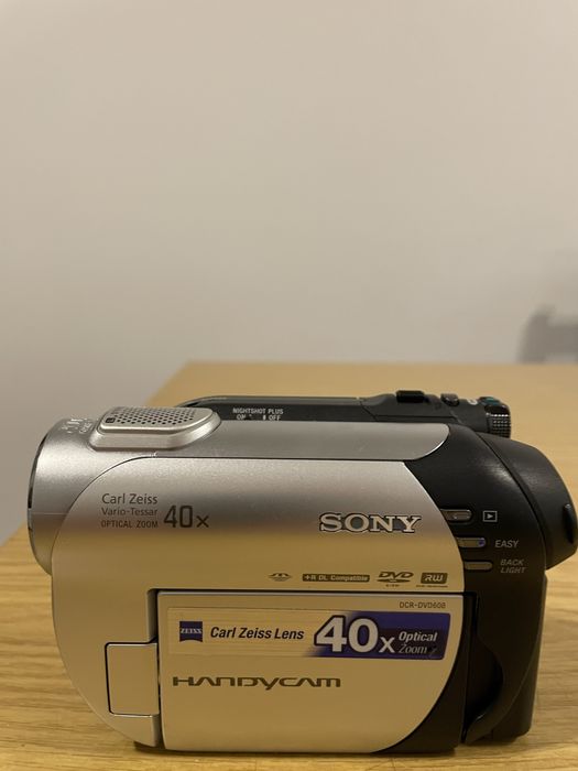 Handycam Sony mini dvd,40 zoom impecabila