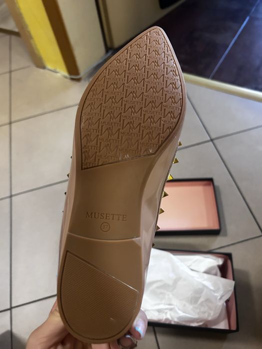 Обувки - чисто нови