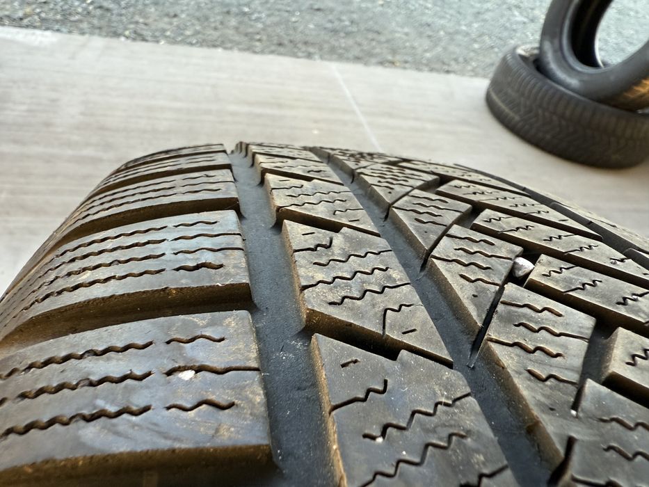 4бр. ОТЛИЧНИ Зимни Гуми 235/65R/17 -CONTINENTAL- DOT:3716- 6.4мм+5.6мм