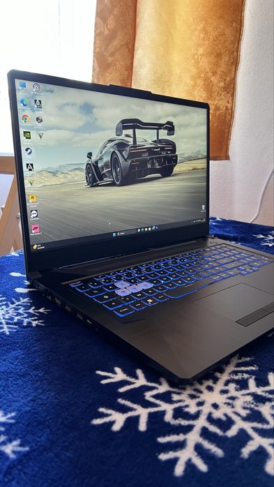 Vand Laptop: Asus Tuf-Gaming F17 i7