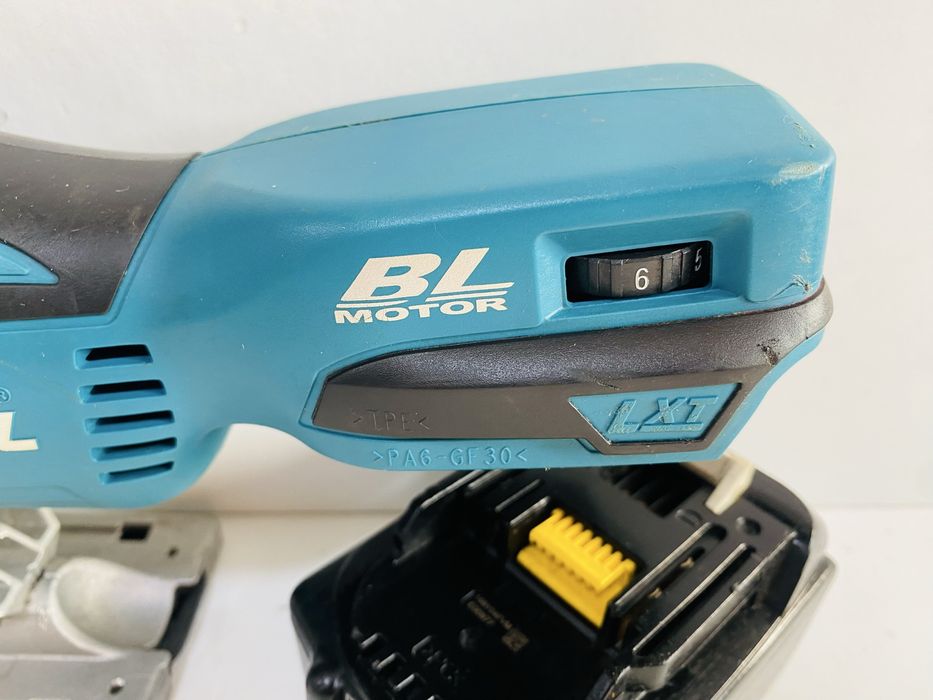 Makita , pendular DJV 181