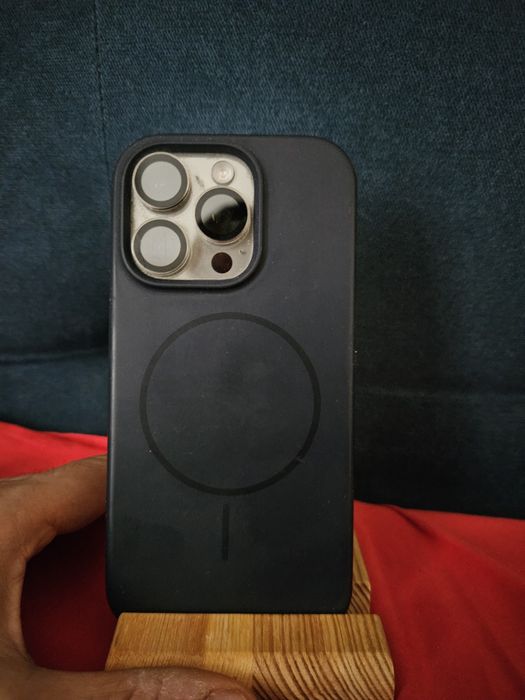 Продам Iphone 16 pro