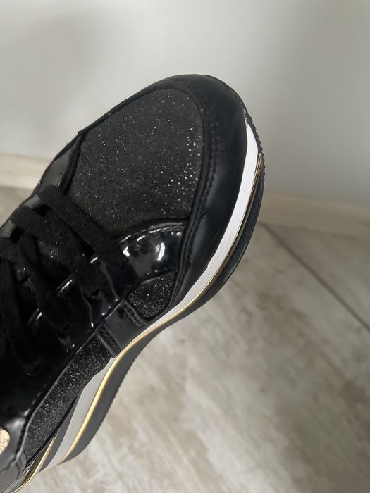 Дамски маратонки/обувки Guess