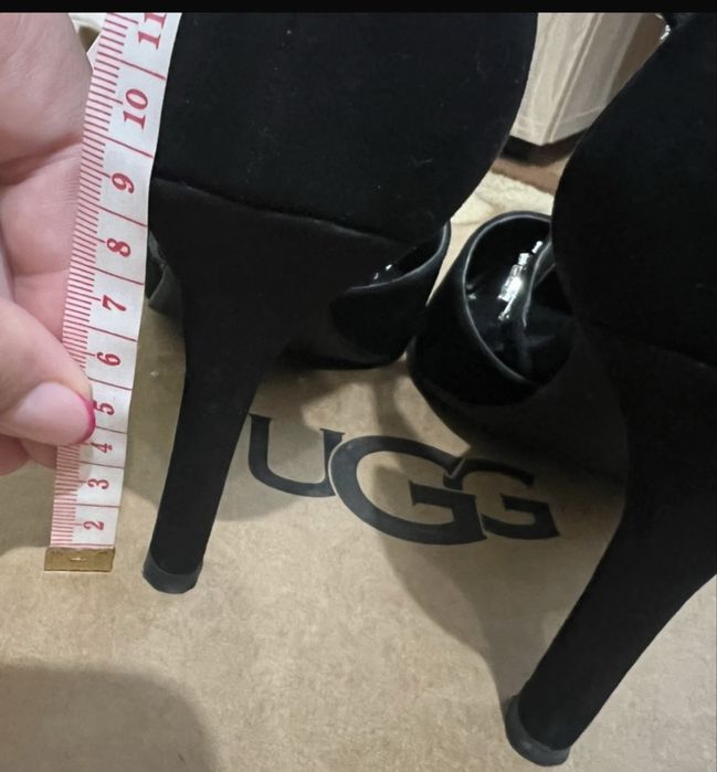 Pantofi negri cu pietre