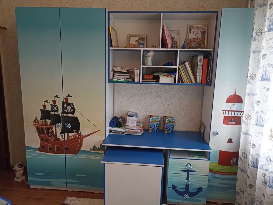 Детский стеллаж и полная мебель