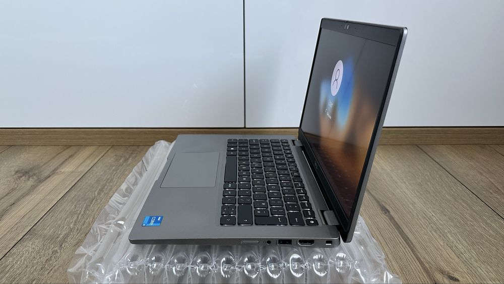 Лаптоп Dell Latitude 5320 FHD 13.3” Intel i5-1145G7 16GB RAM 256GB SSD