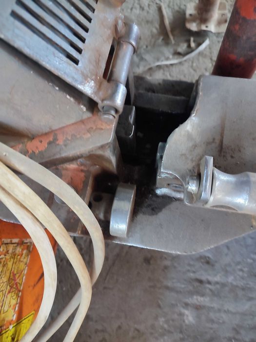 Машина за рязане на армировка