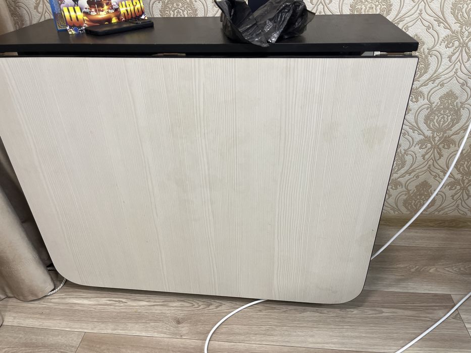 Продам стол книжка