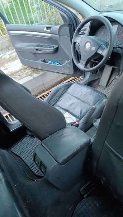 Продавам Голф 5  2.0tdi 140кс BKD 16V на ЧАСТИ