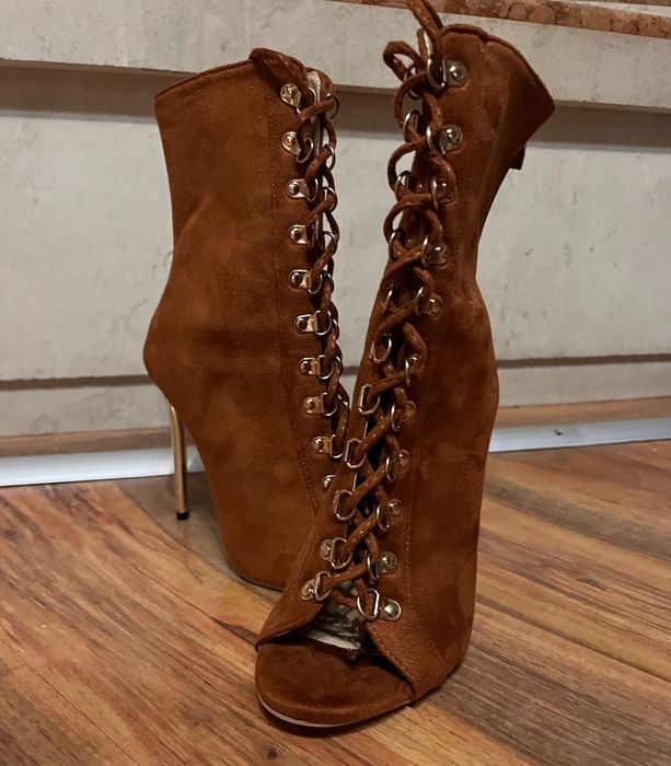 Чисто нови дамски токчета