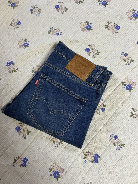 Продам оригинальные джинсы Levi Strauss & CO