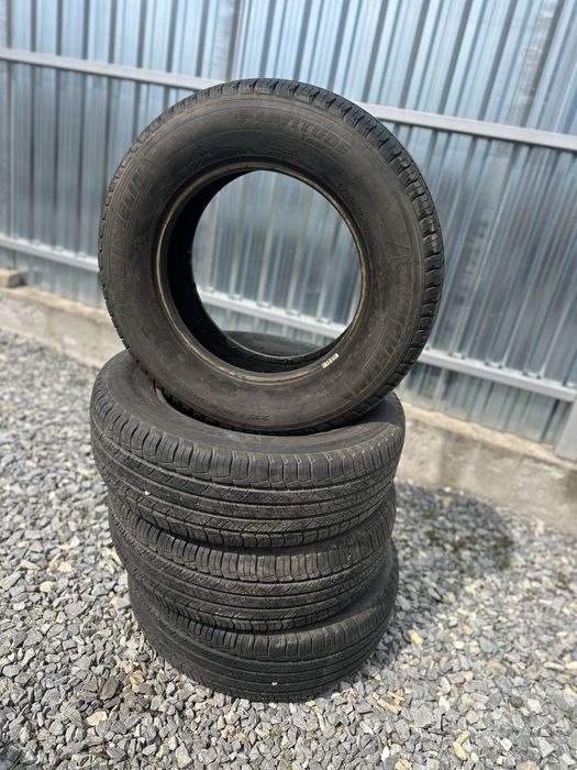 Caucicuri Michelin 215x70x16 M+S - pret pe bucata