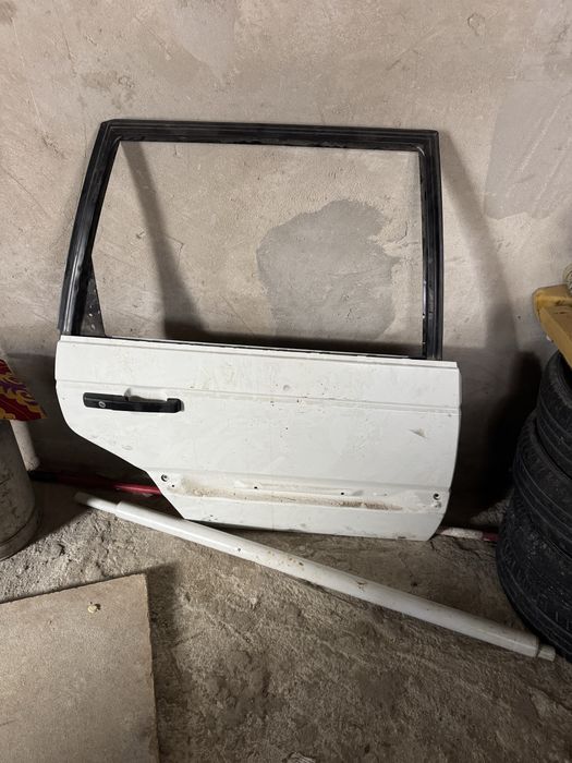 Пассат б3 задный двер