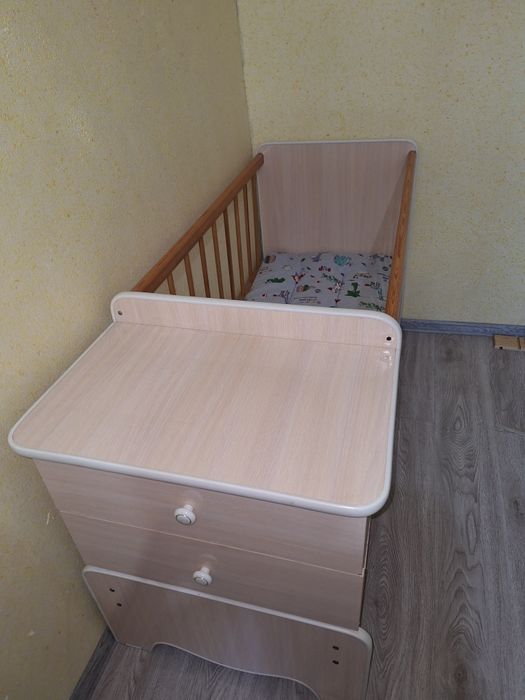 Детская кроватка