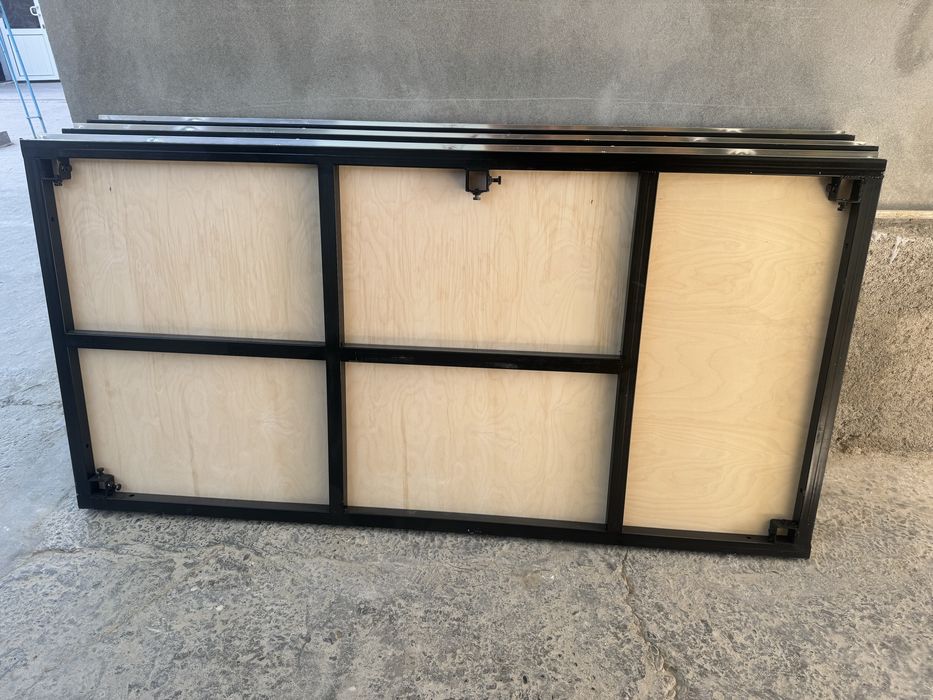 podyum saxna 1- qul sotiladi