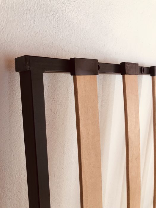 Somiera pat 160x200 cadru metalic si lamele flexibile, fara picioare.