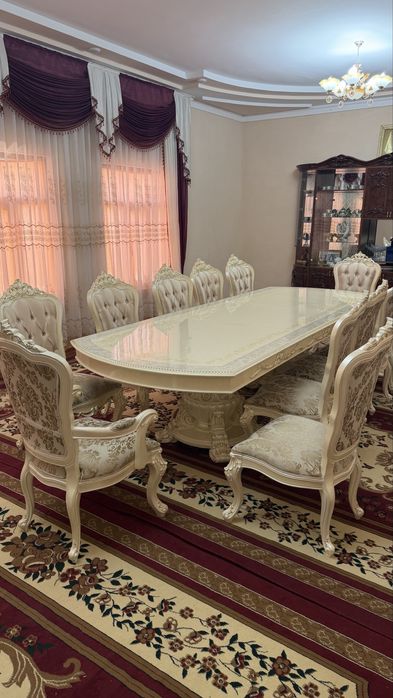 Стол стул хитой