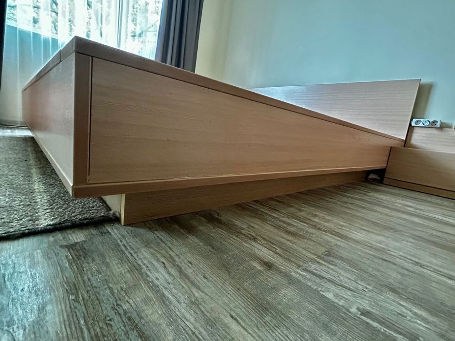 Легло 180х200х30 + две нощни шкафчета + матрак 160/190