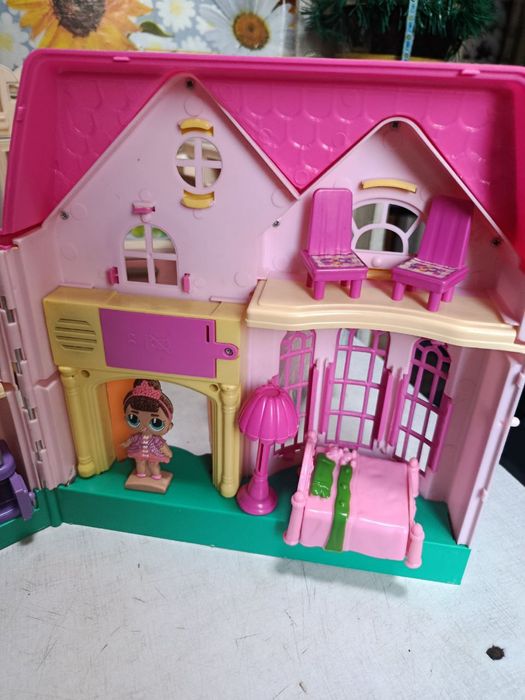 Продаеться Все для девочки